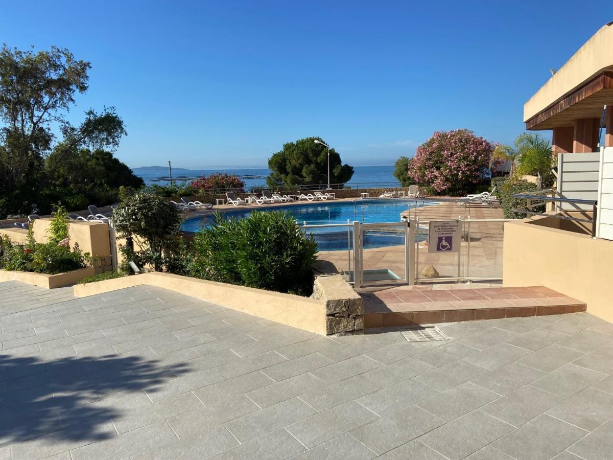F2 Vue Mer Dans Residence Avec Piscine Ajaccio  Exterior photo